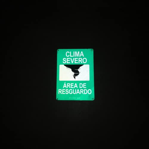 TRADESAFE Severe Weather Shelter Area Sign - Clima Severo, Área De Resguardo Spanish Sign, Quick Install, Light Reflective, UV-Resistant, Waterproof, 10” X 14” Aluminum Safety Signs - style: Clima Severo Área De Resguardo