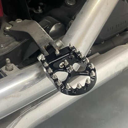 Foot Pegs MX Offroad Footpegs CNC 360° Roating Fit For Harley Sportster Iron 883 Softail Street Glide Dyna Fatboy Black - color: Black with Cone Spikes