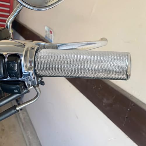 Motorcycle 1" Hand Grips Handlebar Grips Cable Throttle Fit for Harley Touring Street Glide Road King Road Glide Electra Glide Dyna Softail - color: #2 Chrome