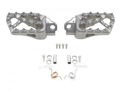 AltRider Adventure X Foot Pegs Compatible With BMW R 1200/1250 / 1300 GS/GSA - Heavy Duty Design - Boot Friendly, High Traction Cleats for Stability & Grip - Adjustable Camber & Height - Silver - color: Silver, size: Adventure X (56mm x 95mm)