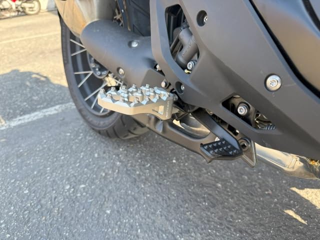 AltRider Adventure X Foot Pegs Compatible With BMW R 1200/1250 / 1300 GS/GSA - Heavy Duty Design - Boot Friendly, High Traction Cleats for Stability & Grip - Adjustable Camber & Height - Silver - color: Silver, size: Adventure X (56mm x 95mm)