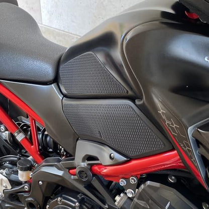 for Kawasaki Z900 2017 to 2024 Motorcycle Tank Traction Pad Anti Slip Sticker Gas Knee Grip Protector Z 900 Tank pad Gripster Tank Grips (4 pc)