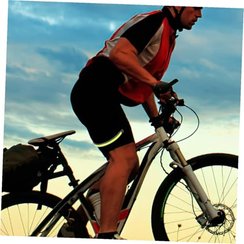 4pcs Professional Reflective Cycling Trouser Clips Elastic Warning Bands for High-Visibility Night Riding Safety Pants Clips for Bicycles and Motorcycles