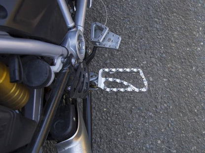 AltRider Adventure II Foot Pegs Compatible With BMW R 1200/1250 / 1300 GS/GSA - Heavy Duty Design - Boot Friendly, High Traction Cleats for Stability & Grip - Adjustable Camber & Height - Silver - color: Silver, size: Adventure II (58mm x 122mm)